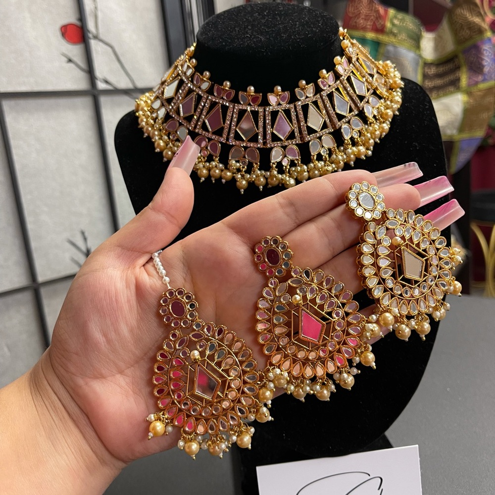 NEW SHEESHA COLLECTION- Necklace Earring & Tikka - Picture 3 of 4
